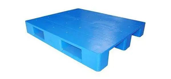 Txhaj-moulded pallet