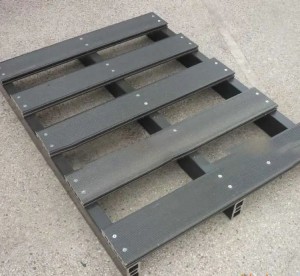 Wood-plastic composite pallet